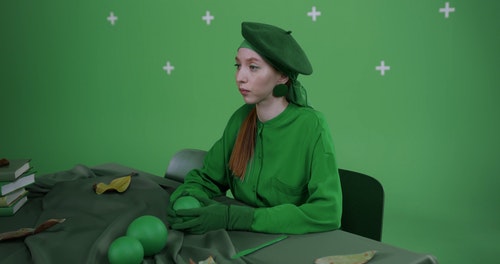 有关人,坐,女人的免费素材视频