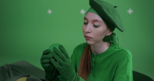 有关人,坐,女人的免费素材视频