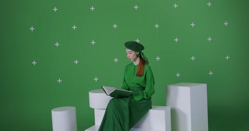 有关侧面图, 女人, 工作室拍摄的免费素材视频