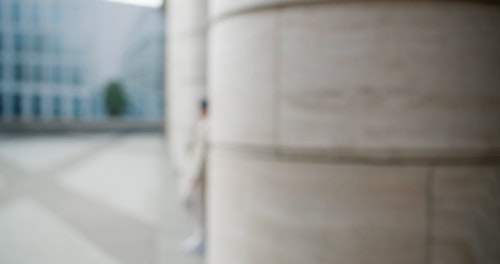 有关（顶部有小羊毛球的）羊毛帽子,儿童,夹克的免费素材视频