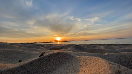 有关偶然的人, 喜怒无常的天空, 户外的免费素材视频