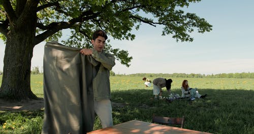 有关@户外, 一小群人, 打电话的免费素材视频