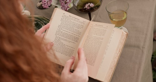 有关人,喝,女人的免费素材视频