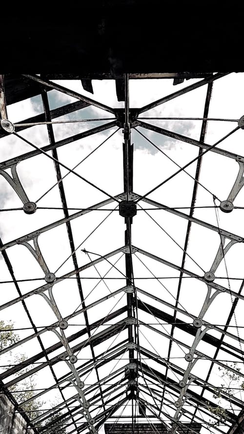 有关内部, 向下倾斜, 垂直视频的免费素材视频