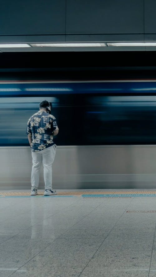 有关人, 公共交通, 后视图的免费素材视频