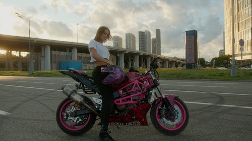 有关人,女人,推球的免费素材视频