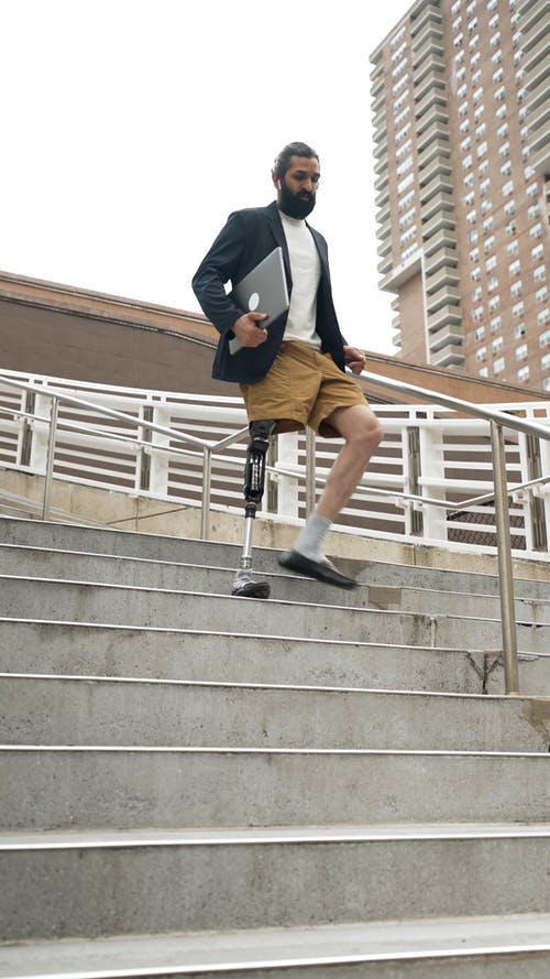 有关人, 假腿, 商人的免费素材视频