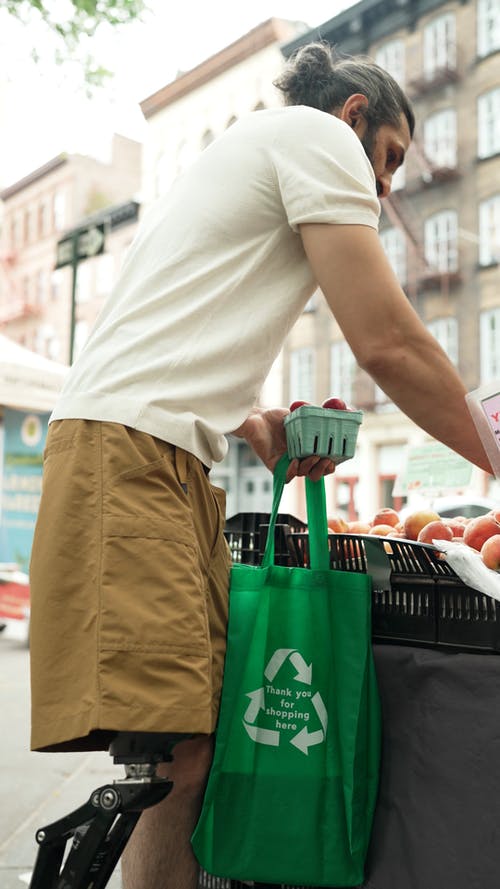 有关人, 假腿, 垂直视频的免费素材视频