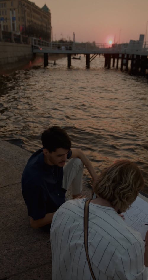 有关坐, 垂直视频, 後视图的免费素材视频