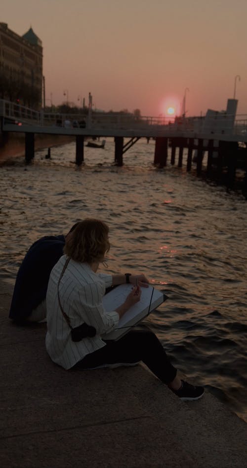 有关坐, 垂直视频, 後视图的免费素材视频