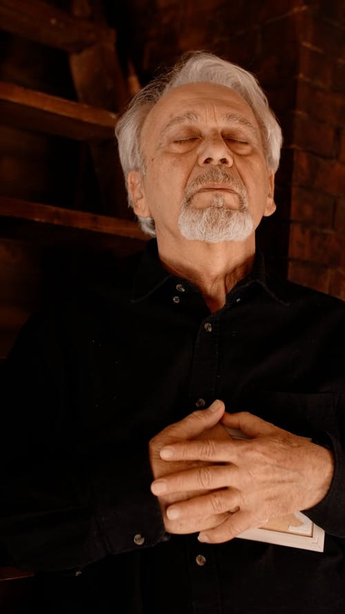 有关伤心, 垂直视频, 孤独的免费素材视频