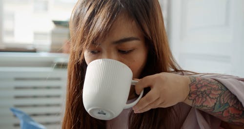 有关侏儒症, 咖啡, 喝的免费素材视频