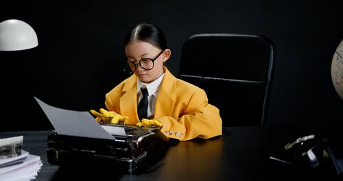 有关儿童, 可爱, 严肃的免费素材视频