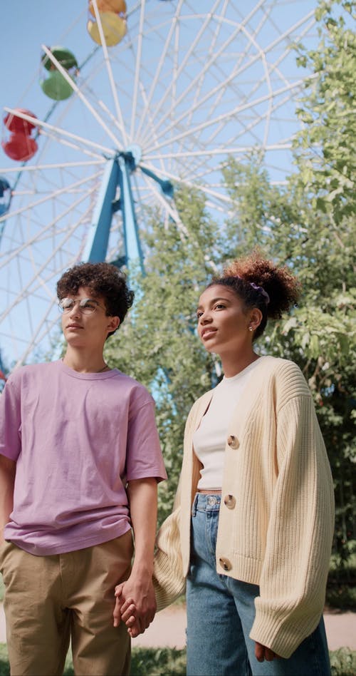 有关一对, 低角度拍摄, 公园的免费素材视频