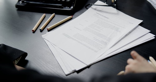 有关匿名,在肩膀上,写作的免费素材视频