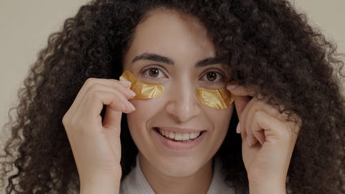 有关人, 化妆品, 去除的免费素材视频