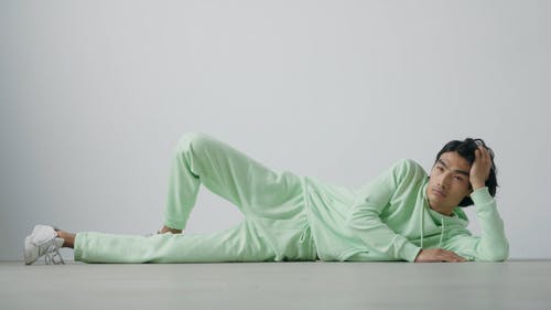 有关人, 成人, 手放在头发上的免费素材视频