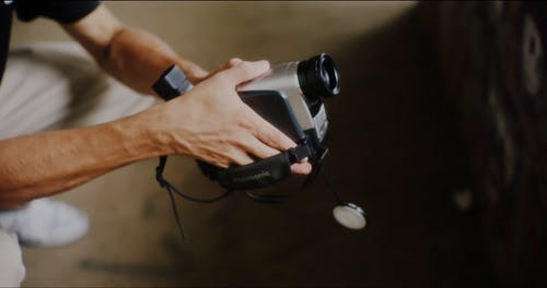 有关人, 射击, 握住的免费素材视频