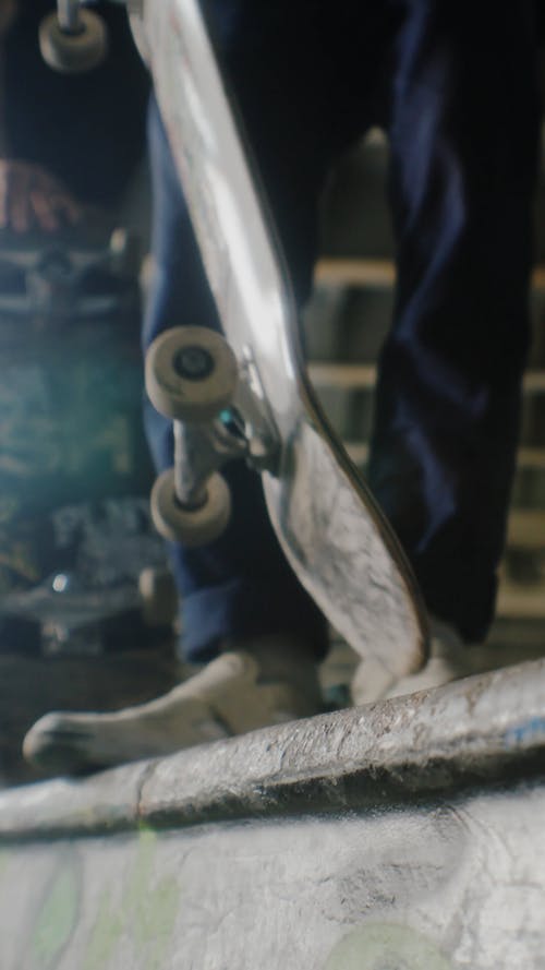 有关低角度视图, 垂直视频, 溜冰的免费素材视频