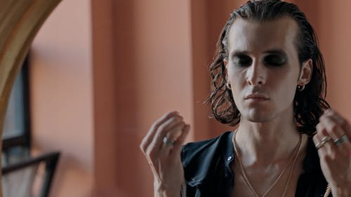 有关人, 化妆, 反射的免费素材视频