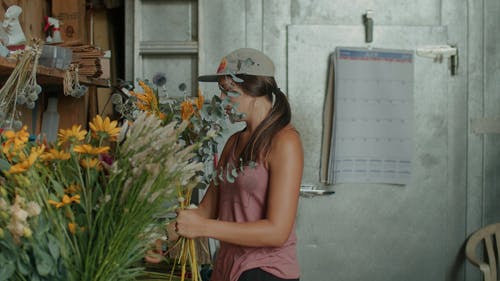 有关一束花, 女人, 慢动作的免费素材视频