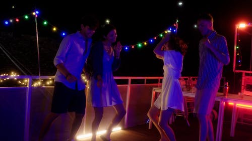 有关一群朋友, 享受, 四人约会的免费素材视频