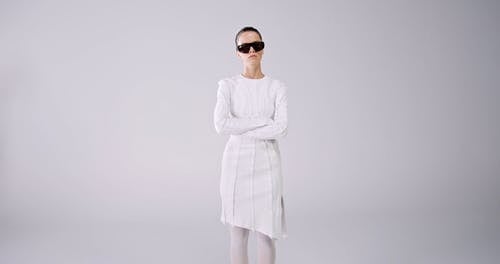 有关墨镜, 女人, 展示的免费素材视频