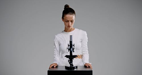 有关专家, 女人, 实验室设备的免费素材视频