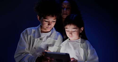 有关3C用品, 坐, 多样化的免费素材视频