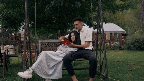 有关一对, 一起, 坐的免费素材视频