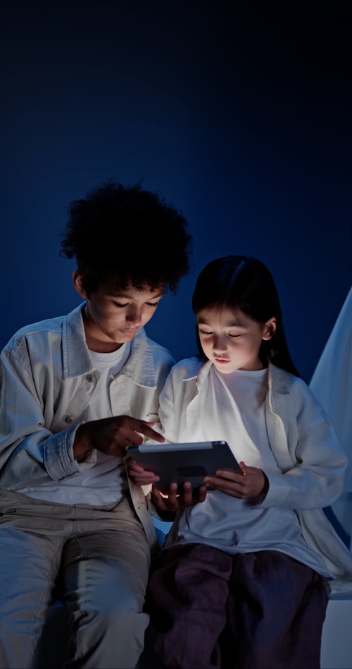 有关3C用品,互联网,儿童的免费素材视频