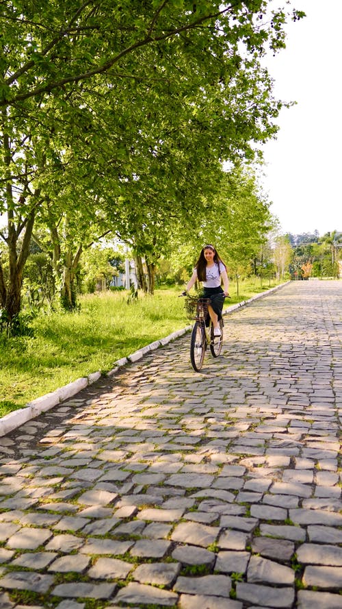 有关交通系統, 單車騎士, 垂直视频的免费素材视频