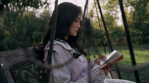 有关人, 侧面图, 坐的免费素材视频