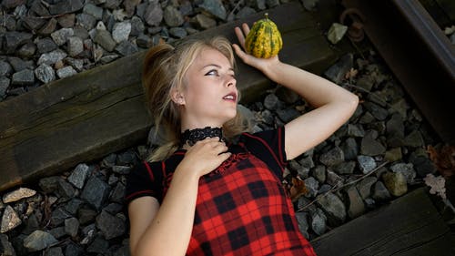 有关化妆, 少女, 户外的免费素材视频