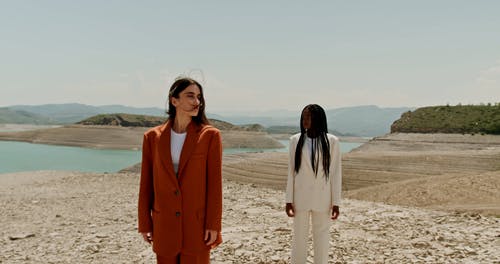 有关女性, 岩石, 岩石的的免费素材视频