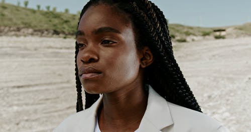 有关女人, 特写, 环顾四周的免费素材视频