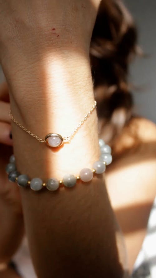 有关垂直视频, 女人, 宝石的免费素材视频