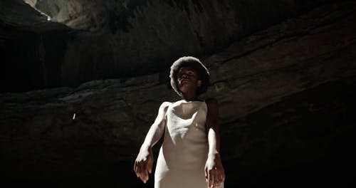 有关一个人, 低角度视图, 多样化的免费素材视频