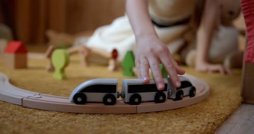 有关兄弟, 地板, 坐的免费素材视频