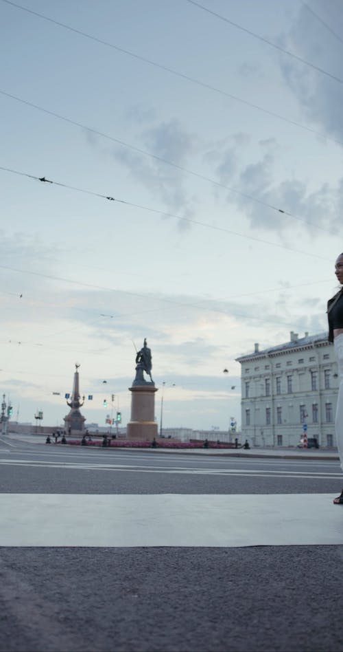 有关午夜的太阳, 圣彼得堡, 女人的免费素材视频