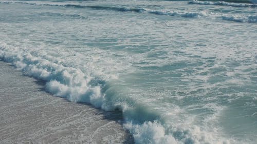 开普敦桌山从海滩岸边的景色 · 免费素材视频