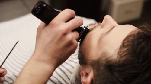 有关刮胡子, 剃刀, 手的免费素材视频