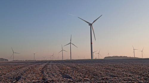 风力涡轮机农场 · 免费素材视频