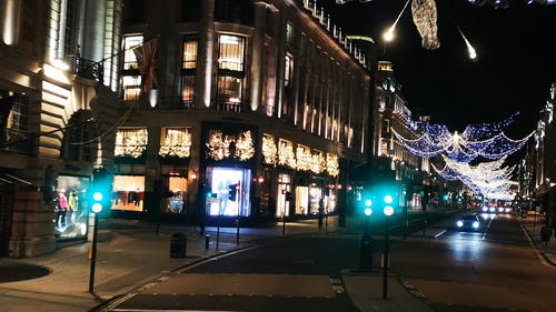 过马路的车辆的镜头 · 免费素材视频