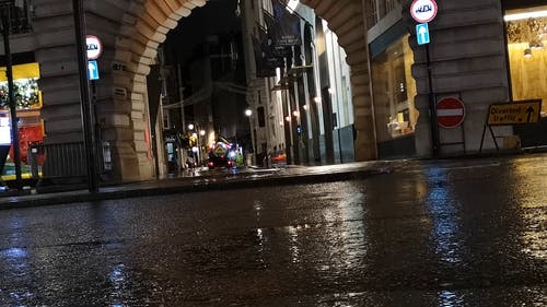 雨后伦敦大街上的道路维护工作 · 免费素材视频