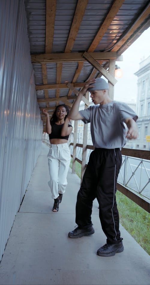 有关一对, 商场, 嘻哈的免费素材视频