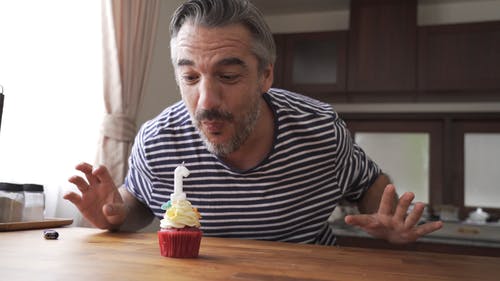 有关人, 吹, 呆在家里的免费素材视频