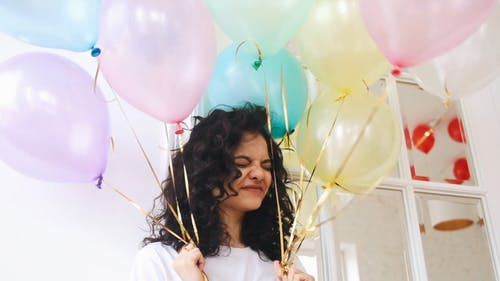 有关女人, 卷发, 握住的免费素材视频