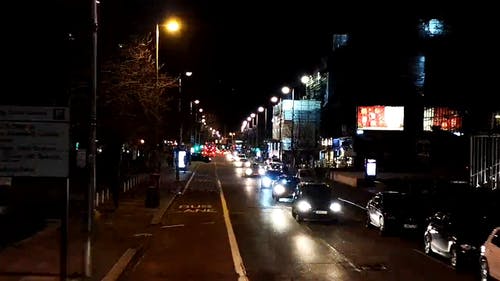 晚上在伦敦街头旅行 · 免费素材视频
