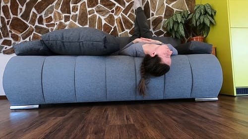 有关上下翻转, 低角度拍摄, 在家的免费素材视频